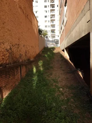 Imagem Barracão no centro com 412m², com estrutura para lojas, academia, deposito, etc. Estacionamento co...