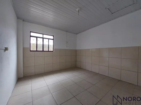 Imagem Casa na Silva Jardim imediações da Borges de Medeiros com 2 dormitórios 2 vagas