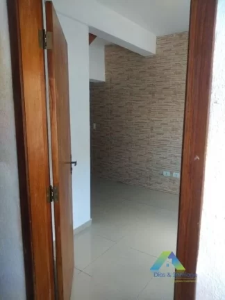 Imagem SANTO ANDRÉ Sobrado 81 M², 2 dormitórios, ótima localização e valor !!