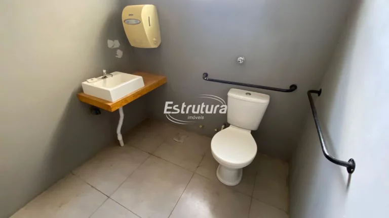 Casa comercial no centro