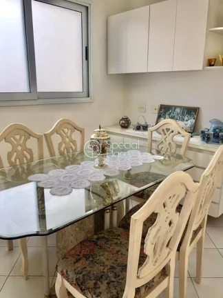 Imagem Excelente apartamento de 245 m², living para dois ambientes, varanda gourmet, 04 suítes com armár...