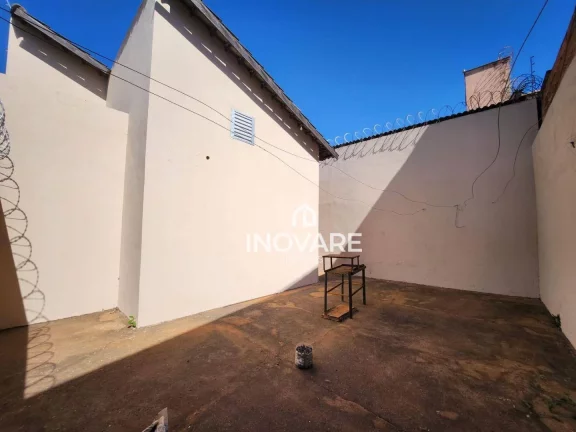 Imagem Casa com 3 dormitórios à venda por R$ 280.000,00 - Setor Flamboyant - Itumbiara/GO