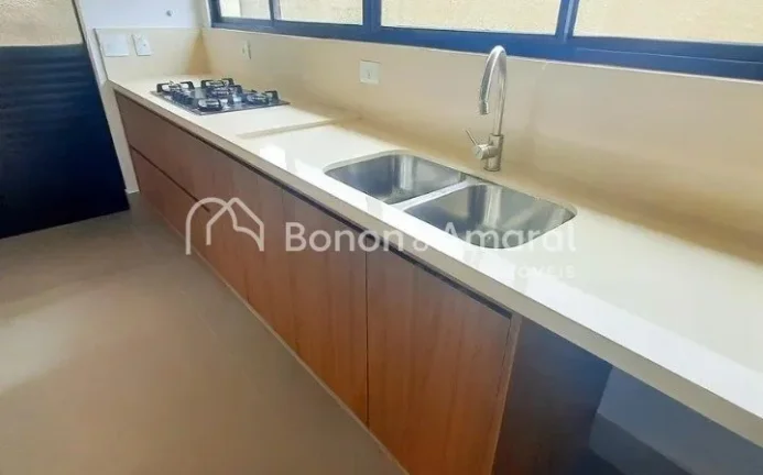 Imagem Aconchegante casa para venda em Sousas, com 200 m² de área construída. A residência possui livin...