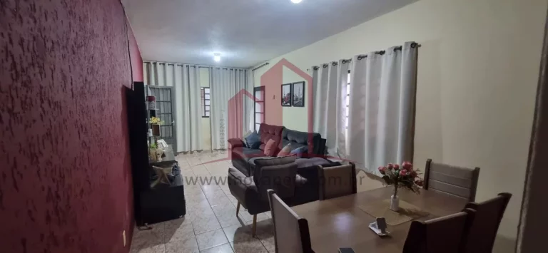 Imagem Imperdível oportunidade de adquirir casa a venda no Jardim Alegria, Francisco Morato-SP! 2 quartos, 1 sala, 2 vagas de garagem.
