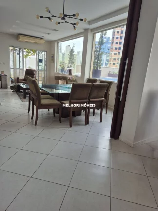Imagem Cobertura Duplex á venda com 4 suítes, piscina privativa e 4 vagas localizada no centro de Balneário Camboriú.