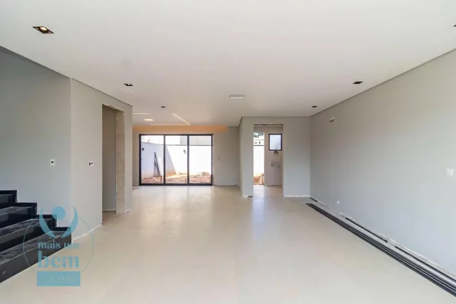 Imagem Sobrado Alto Padrão com 3 Suítes, 4 Vagas, Espaço Gourmet à venda, 290 m² por R$ 1.700.000 - Costeira - São José dos Pinhais/PR