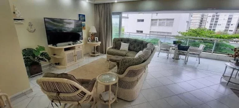 Imagem APARTAMENTO SUPER AMPLO CLEAN, MOBILIADO, COM VISTA PARA O MAR