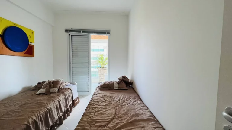 Imagem Apartamento decorado p?(C) na areia para venda com vista para mar.