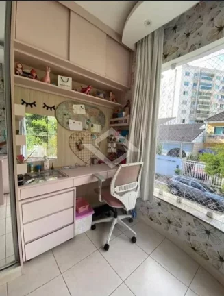 Imagem Casa duplex em condomínio com piscina privativa ,linda arquitetura