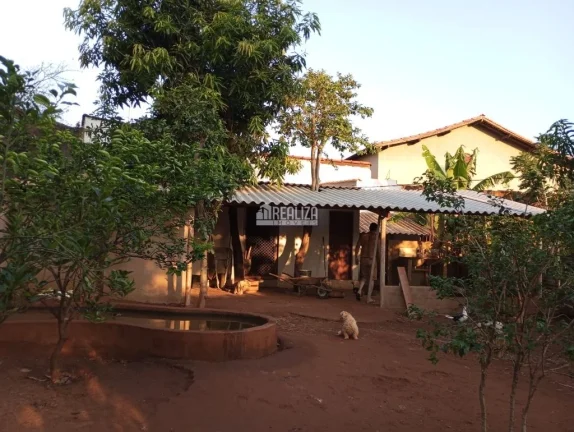 Imagem Casa à venda na Vila Elza, Aramina: 3 dormitórios e suíte!