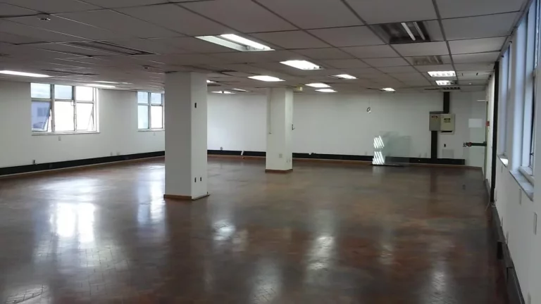 Imagem Conjunto comercial na República junto ao metrô