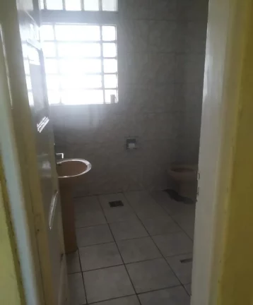 Imagem Prédio Comercial à Venda no Centro de Santo André-SP: 2 Salas, 3 Banheiros, 780m² de Área!