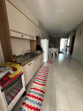Imagem Casa com 3 dormitórios sendo 1 suíte e 2 vagas de garagem em Itapoá
