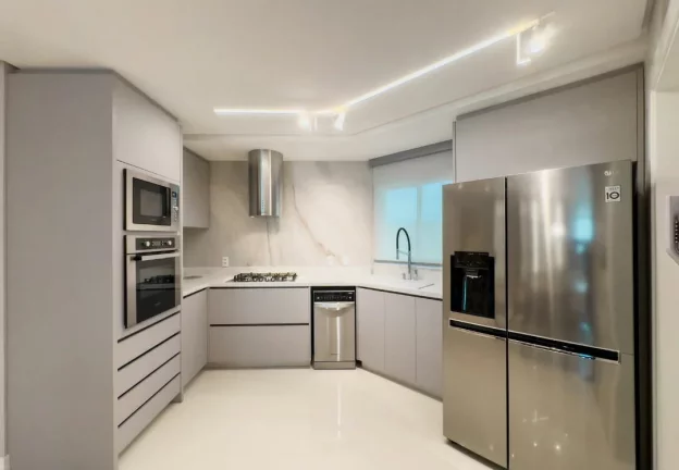 Imagem Apartamento com 3 dormitórios à venda sendo 3 suítes, 164.96 m² por - R$ 10.399.000,00 - Pioneiros - Bal. Camboriú/SC