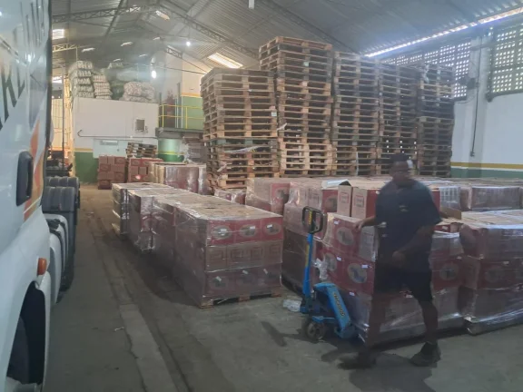 Imagem Galpão para Venda em Rio de Janeiro, Inhoaiba, 5 banheiros, 3 vagas