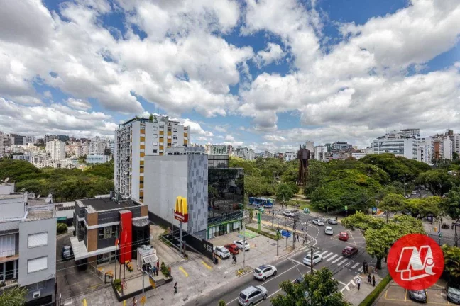 Imagem Na 24 de Outubro 203 m² privativos, 4 dormitórios e vaga.