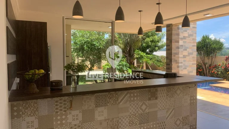 Imagem Casa de Luxo no Condomínio Sete Lagos em Itatiba com 4 Quartos e Lazer