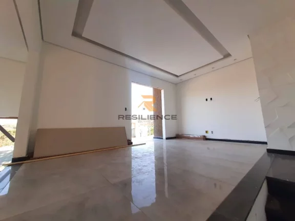 Imagem Casa maravilhosa com 03 quartos sendo 02 suítes em condomínio fechado !!