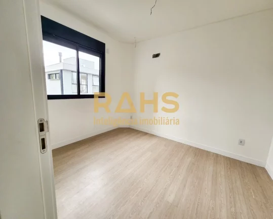 Imagem Maravilhoso Sobrado em Condomínio Fechado no bairro Vila Nova. Em um dos melhores condomínios resi...