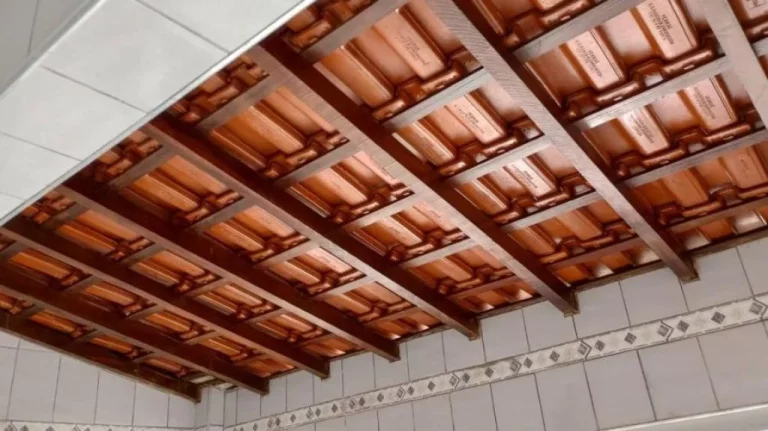 Imagem Casa à venda de 2 dormitórios no Maracanã em Praia Grande-SP, terreno de 4,20 X 20,22, sendo 2 dormitórios, sala, cozinha, banheiro, área de serviço, espaço gourmet com churrasqueira e 2 vagas de garagem. 300 metros da praia.