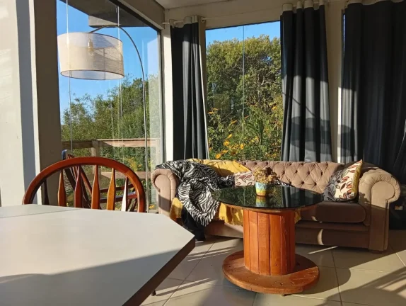 Imagem Casa à venda em Garopaba com 2 unidades independentes e terreno de 2.000 m²