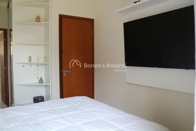 Imagem Casa tipo sobrado com living para 02 ambientes piso porcelanato, lavabo, 3 quartos com armários pla...