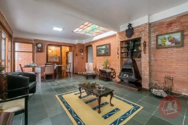 Imagem Casa com 3 dormitórios, 299 m² - venda por R$ 2.385.000,00 ou aluguel por R$ 23.499,00/mês - Boa Vista - Porto Alegre/RS