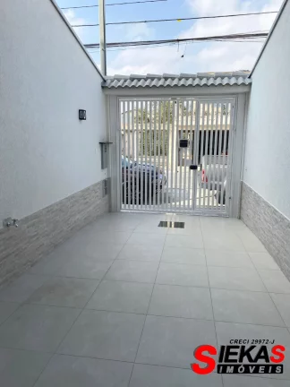 Imagem Imperdível oportunidade de adquirir uma casa de luxo em São Paulo-SP, na Vila Salete! 3 quartos, 3 suítes, 2 salas, 4 banheiros, 4 vagas de garagem e 200m² de área.