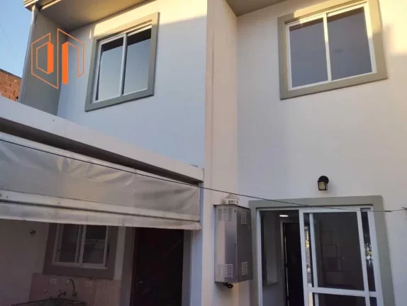 Imagem Sobrado para Venda em Curitiba, Boqueirão, 3 dormitórios, 1 suíte, 2 banheiros, 2 vagas