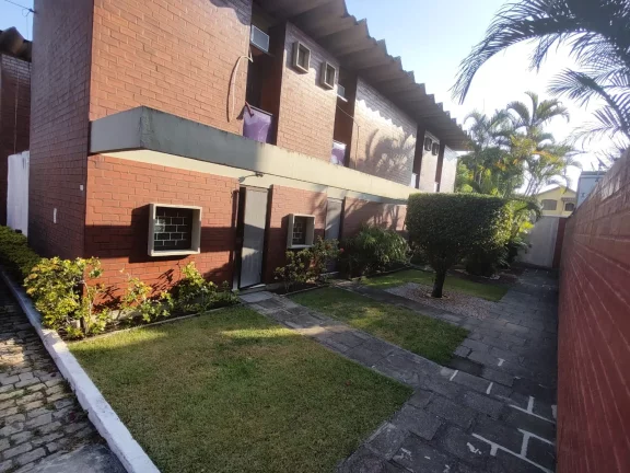 CASA EM CONDOMINIO RESIDENCIAL em Cabo Frio - RJ, Portinho