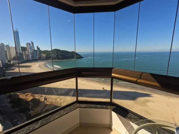 Imagem Apartamento frente mar com 3 suítes e 3 vagas de garagem em Balneário Camboriú/SC