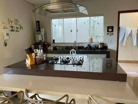 Imagem Casa com 3 dormitórios à venda por R$ 1.400.000,00 - Village Beira Rio - Itumbiara/GO