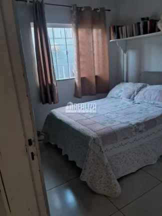 Imagem Vende-se casa com 3 quartos e piscina no bairro Beija-Flor II, em Uberaba