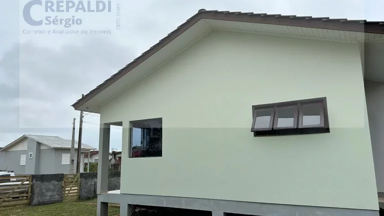 Imagem Casa à venda em Balneário Rincão-SC: 3 quartos, sala, banheiro, garagem e 70m² de área!