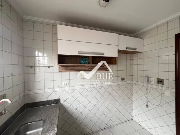 Imagem Apartamento com 2 quartos um deles suite, vaga demarcada de frente com vista livre e duas sacadas à venda, 76 m² por R$ 350.000 - Estuário - Santos/SP