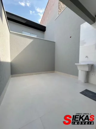 Imagem Aluguel de Casa Espaçosa na Vila Alpina, São Paulo-SP: 3 quartos, 1 suíte, 1 sala, 3 banheiros, 2 vagas, 96m²!