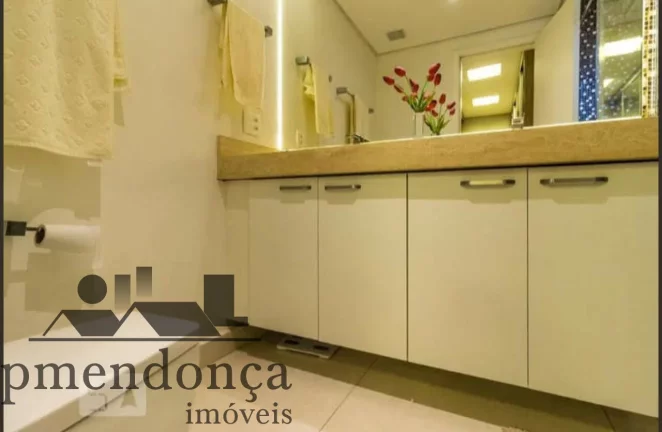 Imagem Apartamento 4 dormts, 3 suites, 3 vagas, mobiliado e reformado.., andar alto