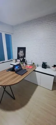 Imagem Casa em condomínio de luxo no bairro Caguassu em Sorocaba-SP: 3 quartos, 1 suíte, 4 banheiros, 4 vagas de garagem.