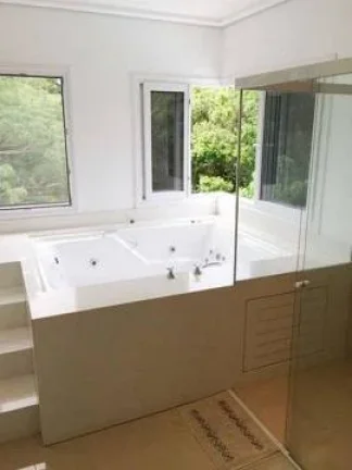 Imagem Casa temporada 6 suítes em Jurerê Internacional