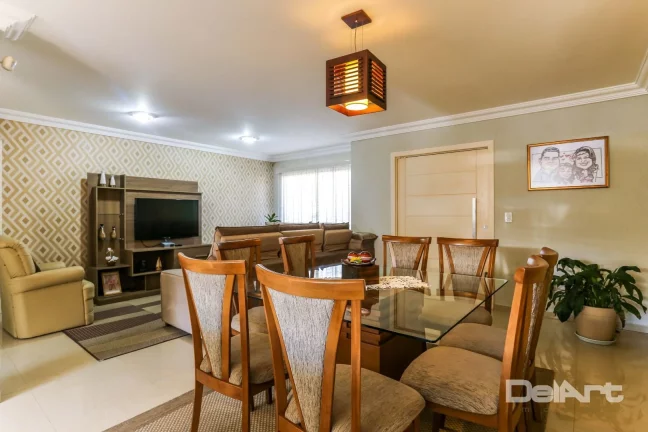 Imagem Linda residência de 02 pavimentos no Bairro mais charmoso de Rio Negro... 290m2 de construção