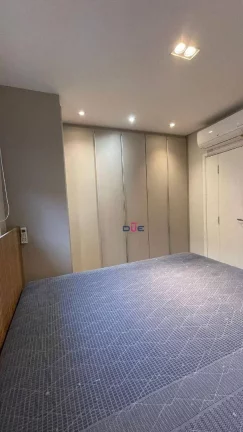 Imagem Lindo sobrado triplex com 2 suites, 4 banheiros, espaço goumert com churrasqueira, garagem box , piscina e salão de festas.