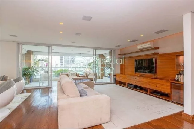 Imagem Apartamento impecável. São 26m² de área privativa, 4 dormitórios ( 3 suítes) e 5 vagas na gara...