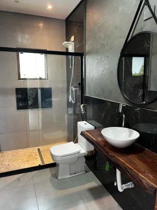 Imagem Impecável Casa de 3 Quartos em Condomínio no Bosque dos Eucaliptos, Araçoiaba da Serra-SP - 221m² de Pura Elegância!