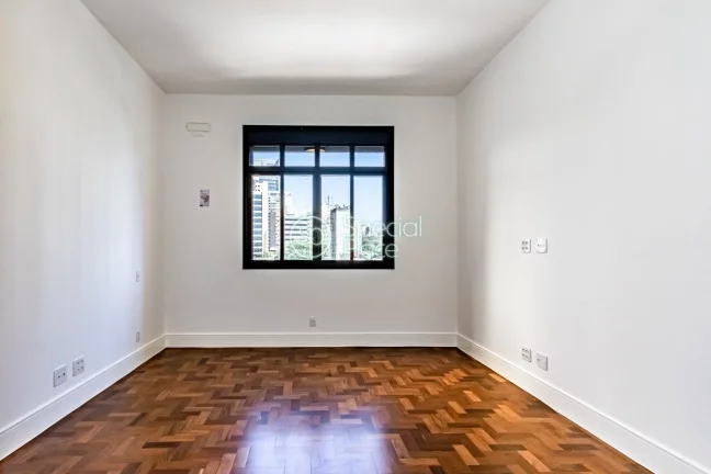 Imagem 1 Vaga de Garagem 1 Depósito no Subsolo 212 m² de área construída 3 suítes Lavabo Sala ampla pa...