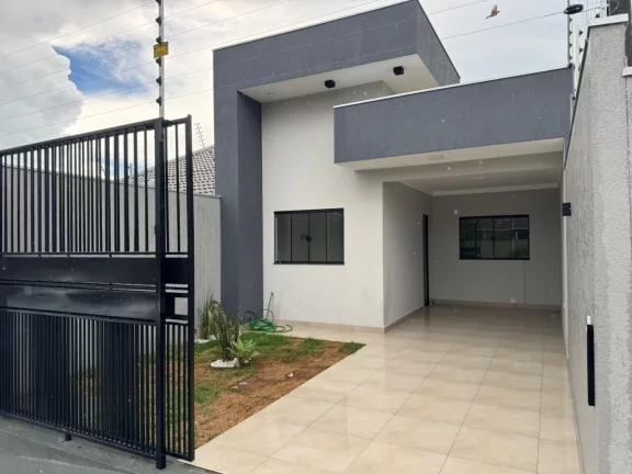 Imagem Alto Padrão para Venda em Maringá, Conjunto Habitacional Requião, 3 dormitórios, 1 suíte, 2 banheiros, 1 vaga