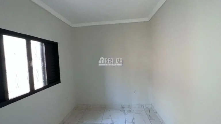 Imagem Casa com 2 dormitórios no bairro Jardim Maria Alice, Uberaba