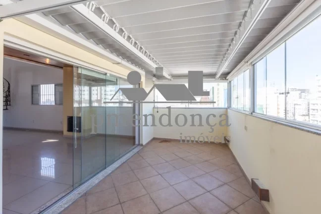 Imagem Cobertura Duplex em Higienopolis com 3 quartos (1 sui­te) e 1 vaga, 180m²