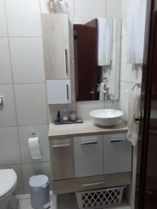 Imagem Imperdível! Casa à venda em Sorocaba-SP, no bairro Wanel Ville, com 3 quartos, 1 suíte, 2 salas, 1 banheiro, 3 vagas de garagem e 219m².