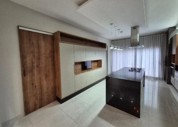 Imagem Imperdível oportunidade de adquirir casa de luxo em Votorantim-SP, no Alphaville Nova Esplanada 3, com 4 quartos, 3 suítes, 4 vagas de garagem e 204,10 m² de área.