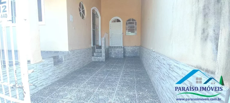 Imagem More no Centro de Paraisópolis - Casa com 3 dormitórios